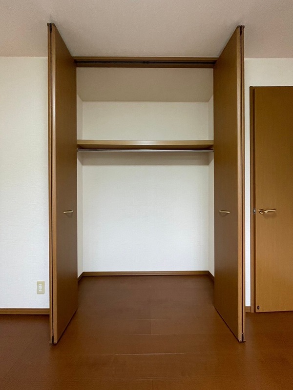 リビングタウン浅川A棟 収納