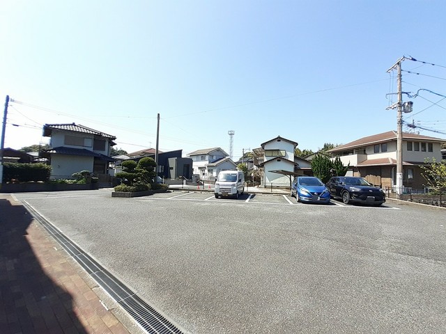 ソレアード本城Ａ 駐車場