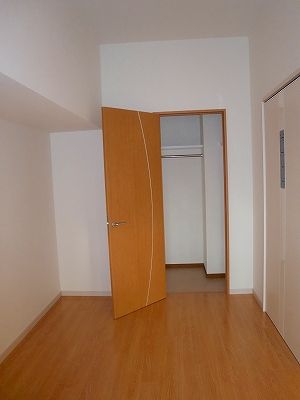 ウイングス三萩野 ベッドルーム