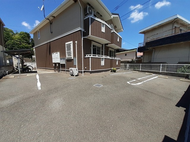 ベルニーニ 駐車場