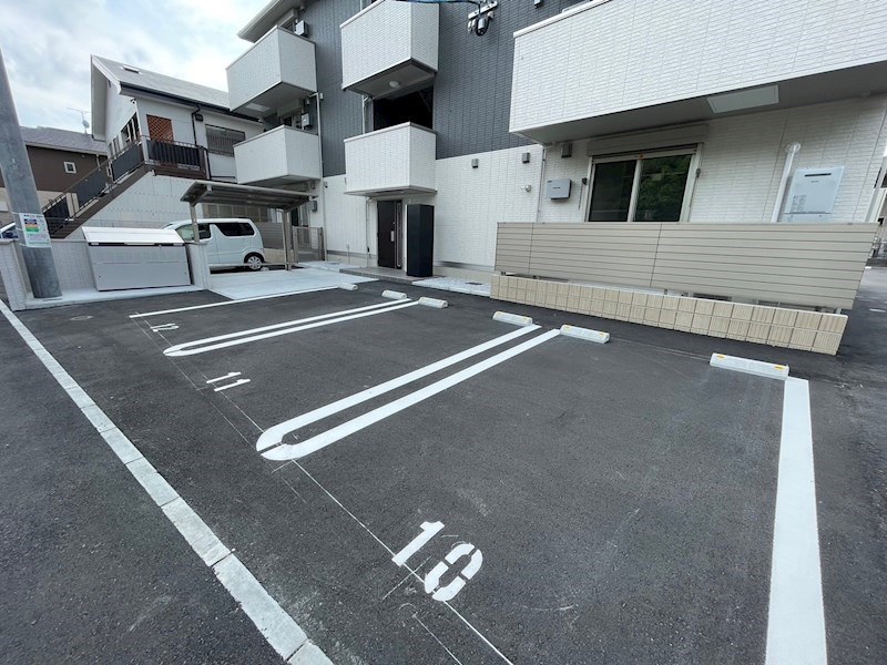D-ROOM則松 駐車場