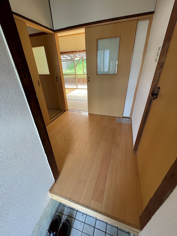 苅田町大字尾倉貸家3号 エントランス