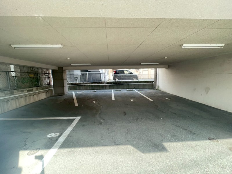 オアシス守恒 駐車場