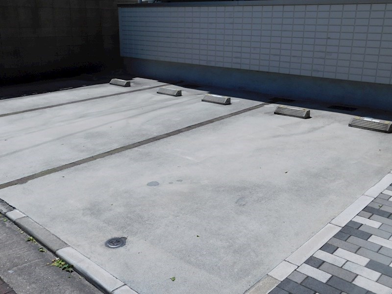 アヴェニュー到津 駐車場