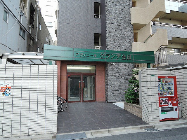 アヴィニールグランデ金田 エントランス