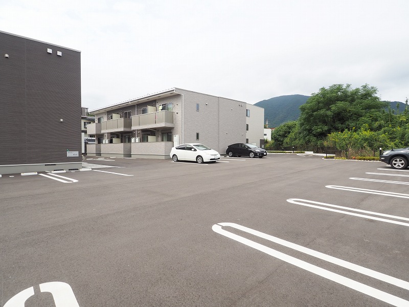 Ｊ・サクレ葛原Ⅰ 駐車場