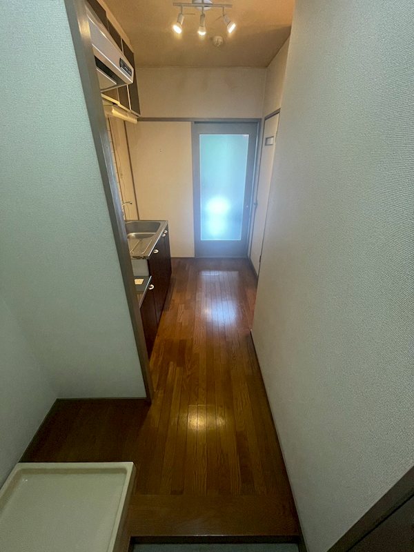 アヴィニール石田 玄関
