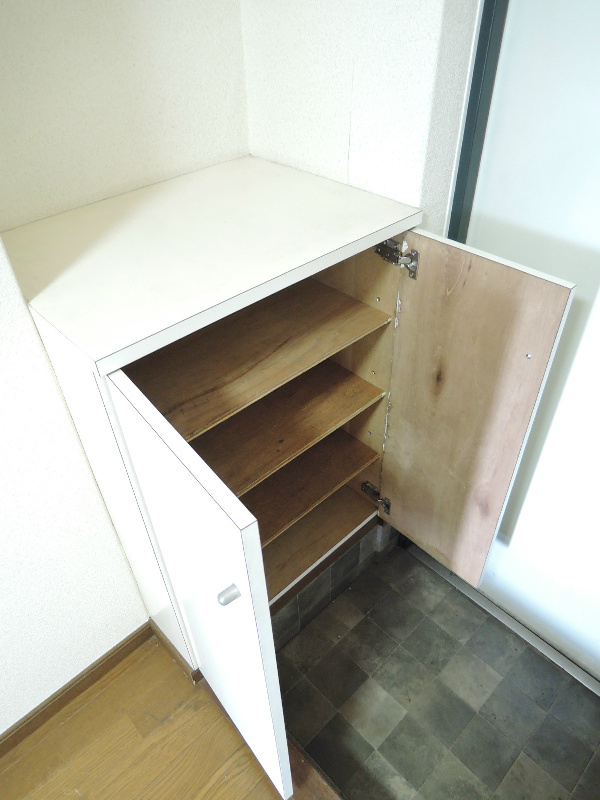 シヨン北九大前 収納