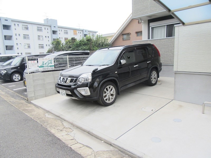 シャンテ・ベルジュ 駐車場