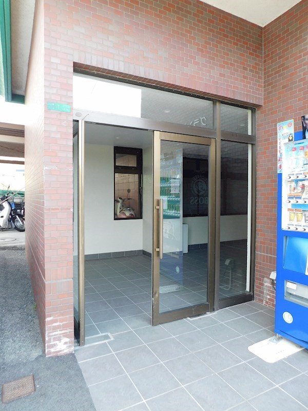 グランドハイツ湯川 エントランス