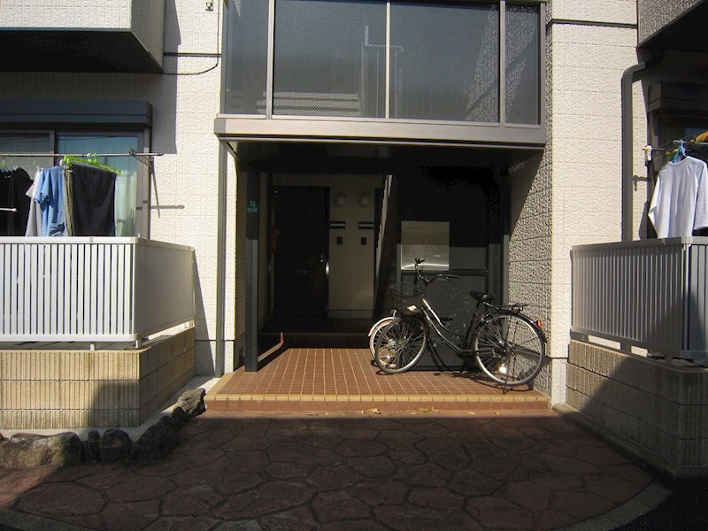 エヴァーグリーン紫の池 C棟 エントランス