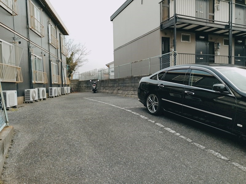 Fアパルトメント皿山町 駐車場