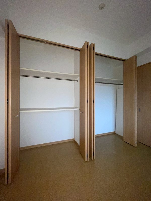 リード大手町 収納
