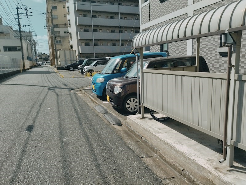 A&E Glanz(エーアンドイーグランツ） 駐車場