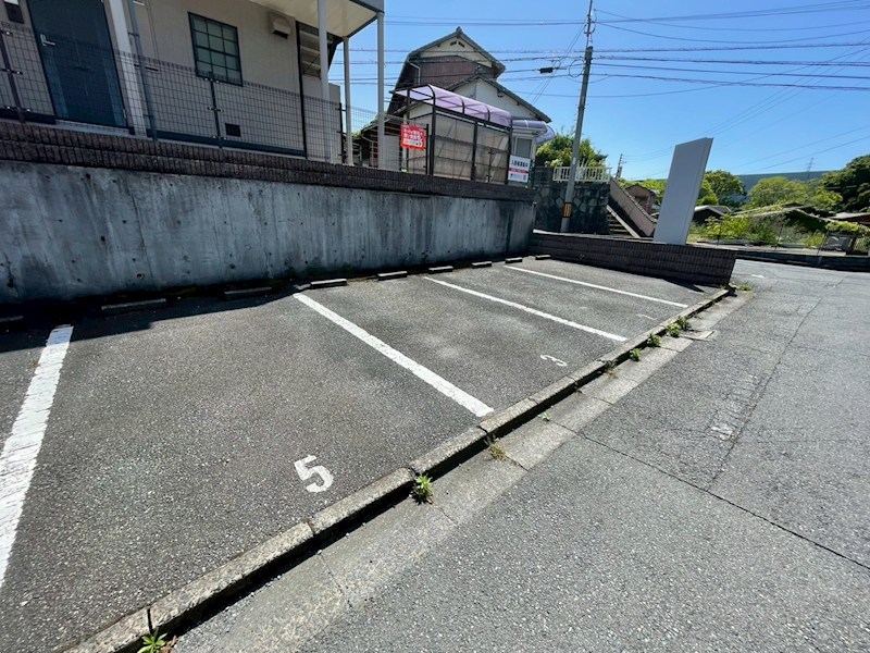 ビーラインKⅡ 駐車場