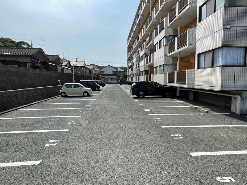 サンシティ小石 駐車場