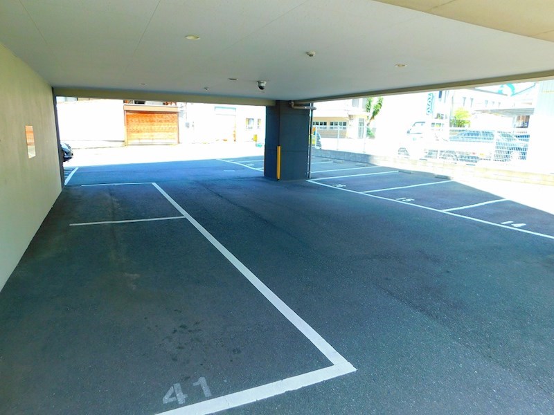 ギャラン井堀 駐車場