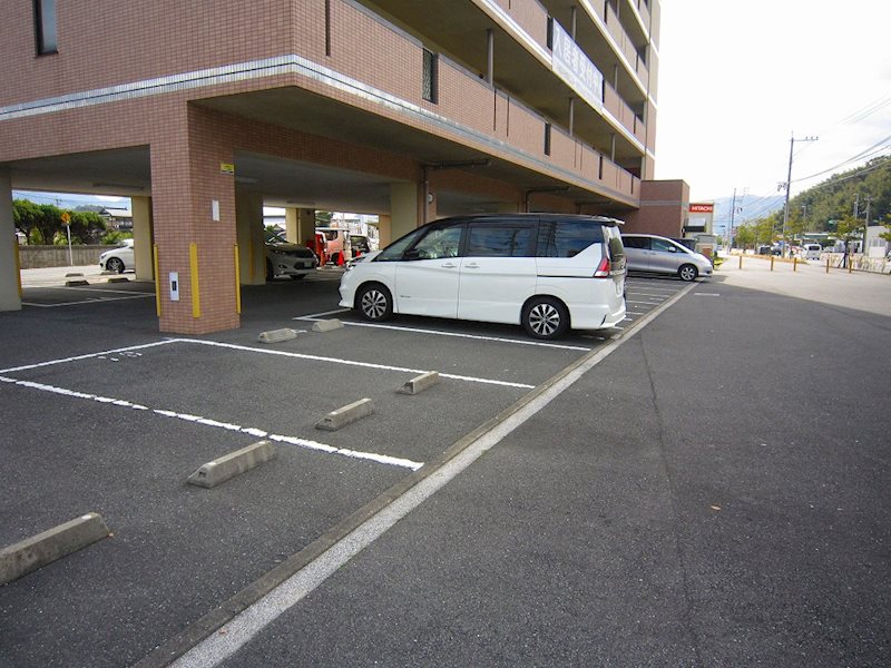 アビタシオン蒲生   駐車場