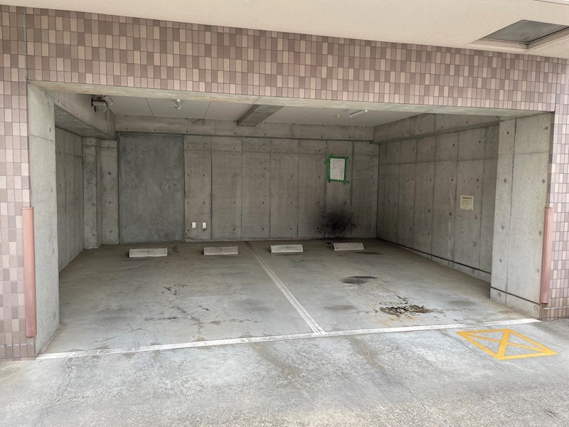 コンフォート高見 駐車場