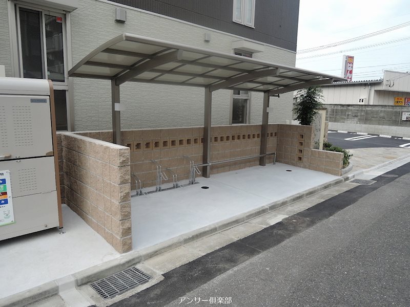 イース黒崎 駐車場