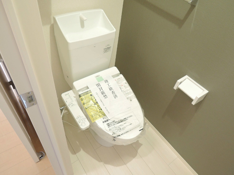 オリーブ学研台B棟 ウォシュレット付きトイレ