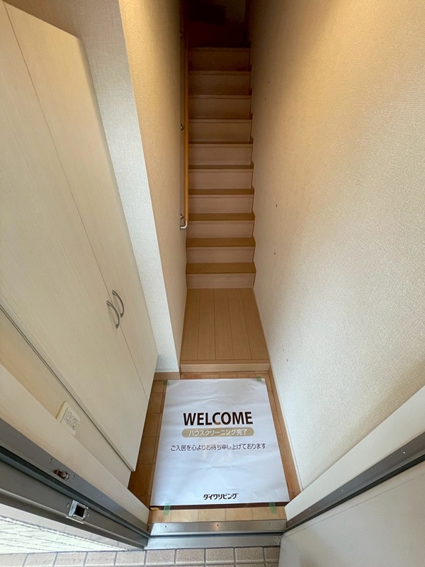 ウィステリアフィールド  玄関