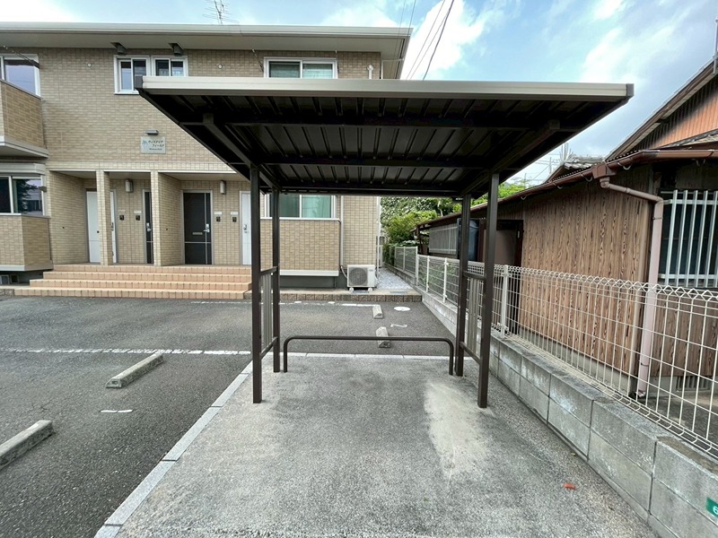 ウィステリアフィールド  駐車場