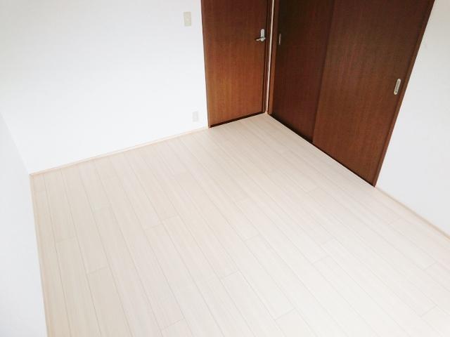 エトワール・ＨＡＮＤＡ壱番館 右洋室