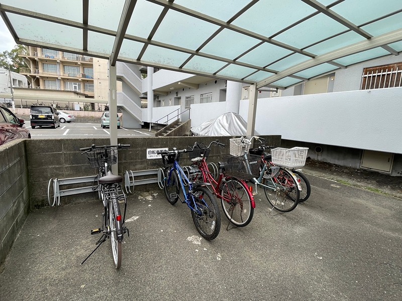 IWKビル 駐車場