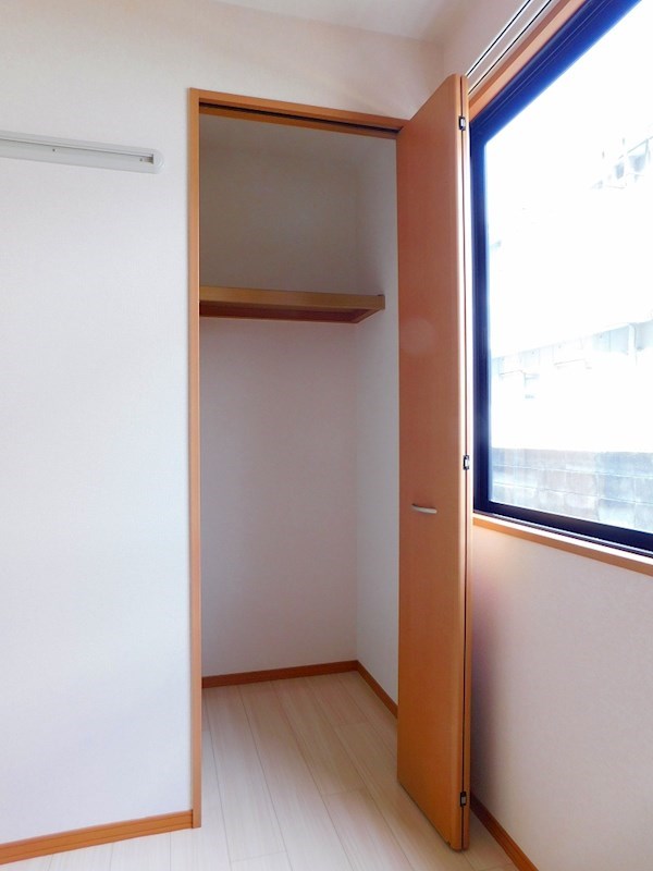 アネックス小原 収納