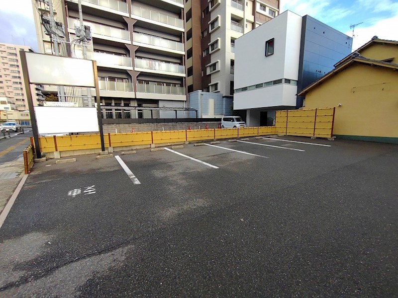 阿弥陀寺7番貸店舗 駐車場