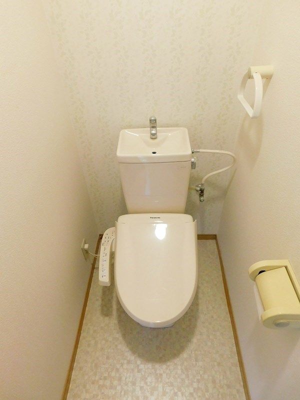 デニエ守恒 トイレ