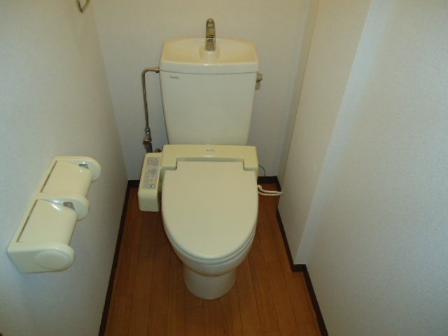 エトワール・ＨＡＮＤＡ壱番館 シャワー付トイレ