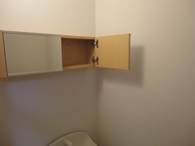 ＮＨ　サンハイム トイレ収納