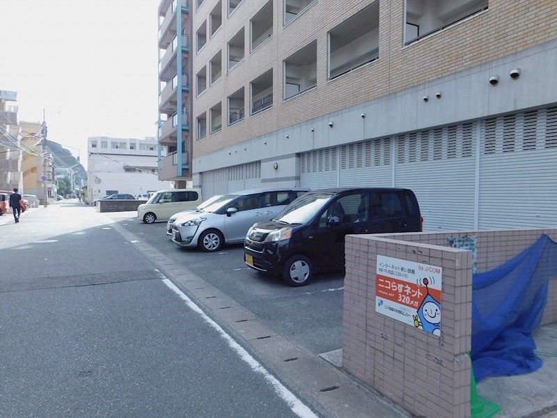 セントラルアベニュー 駐車場