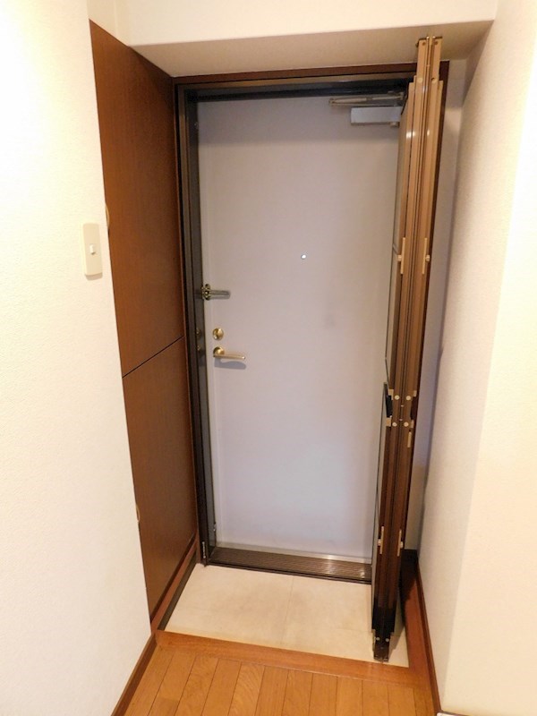 木下鉱産ビル 玄関