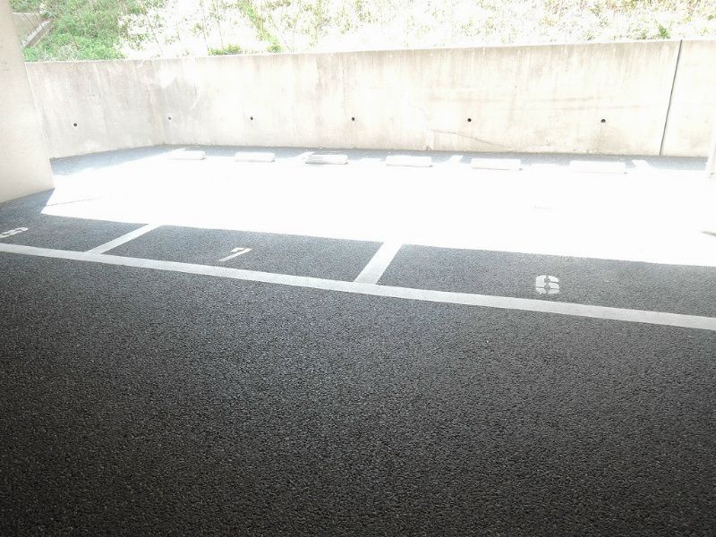 コスモス浅川学園台 駐車場