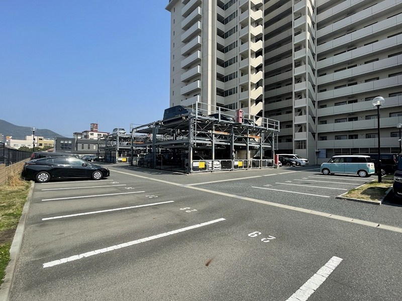 グランドパレスグランディオ高田 駐車場