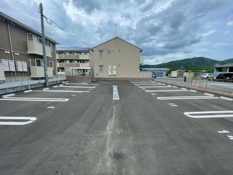 ソレールヴィラ・クレスト 駐車場