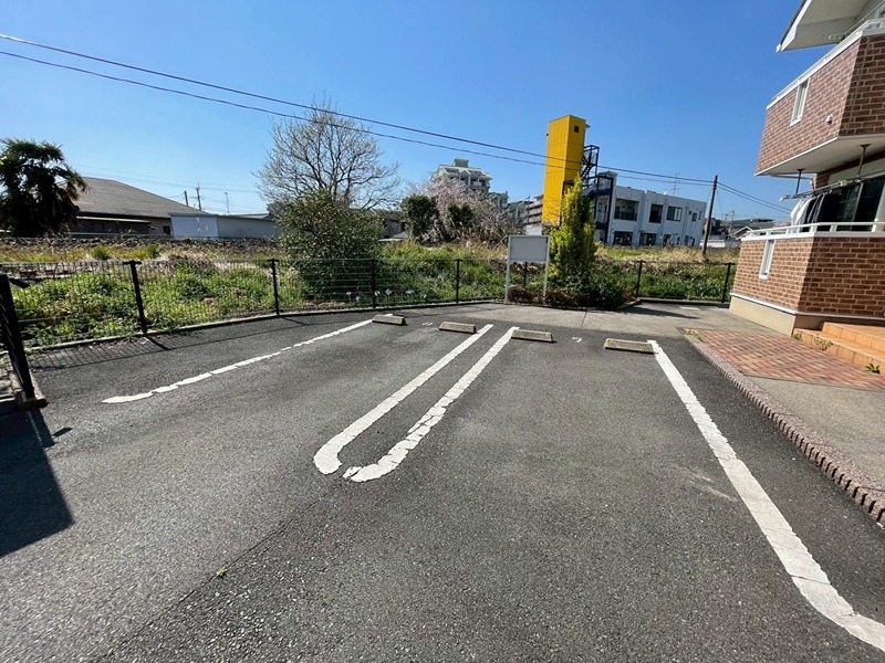 サンセールカズB棟 駐車場