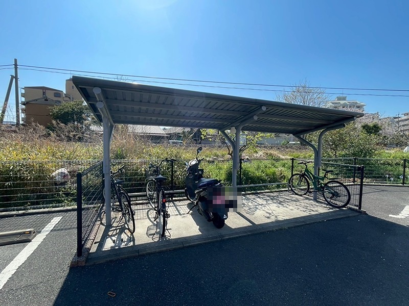 サンセールカズB棟 駐車場