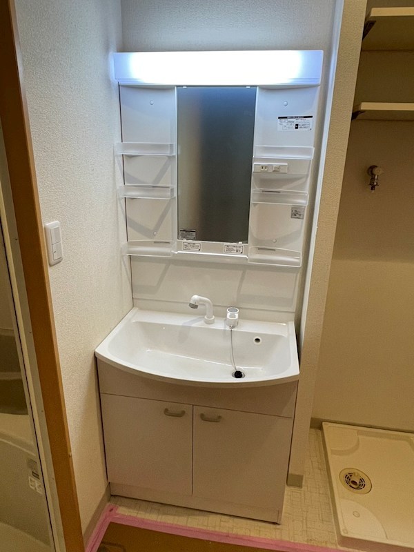 オアシス守恒 独立洗面台交換しました！