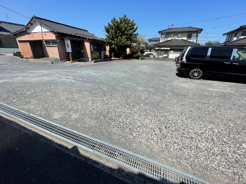 中尾二丁目6番長屋 駐車場