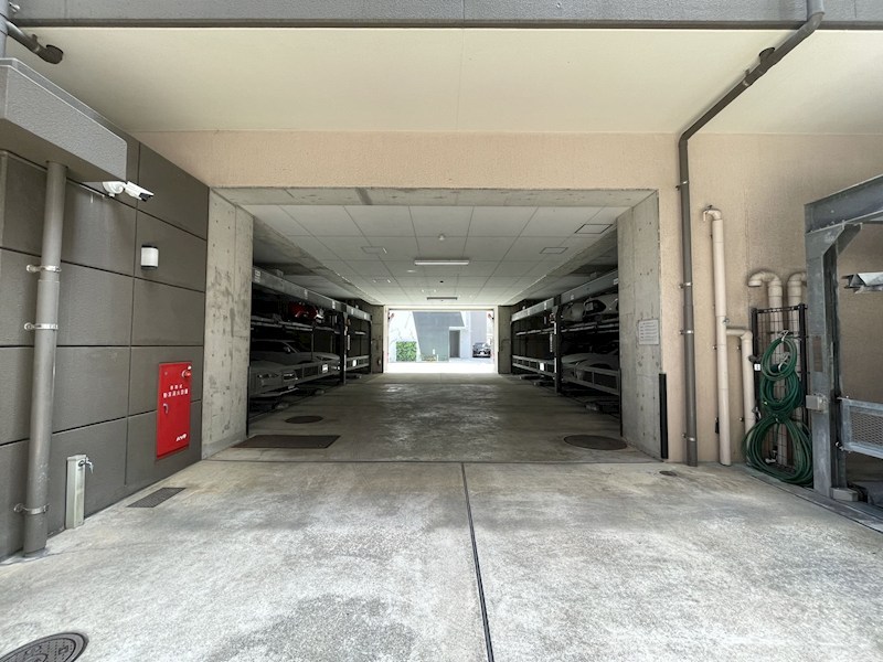 ペルル奈良屋 駐車場