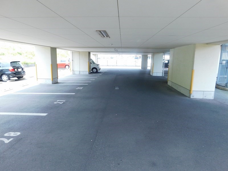 アヴァンセ学術都市  駐車場