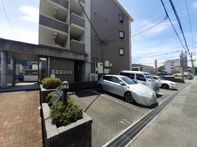 プレミールカネキ 駐車場