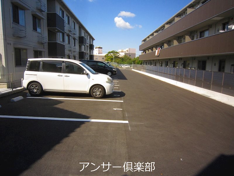 イオメール折尾A棟 駐車場