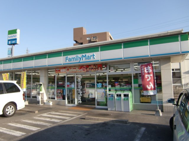 ＢＭ　ＧＡＲＤＥＮ ファミリーマート小倉津田バイパス店まで411ｍ