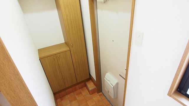 白草（はくさ）コーポ 玄関