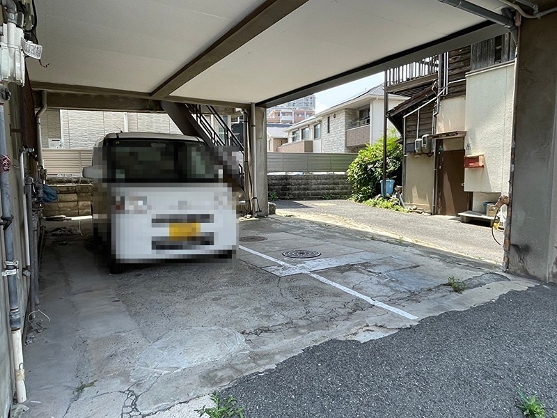 荒生田三丁目３番店舗付き住居 駐車場
